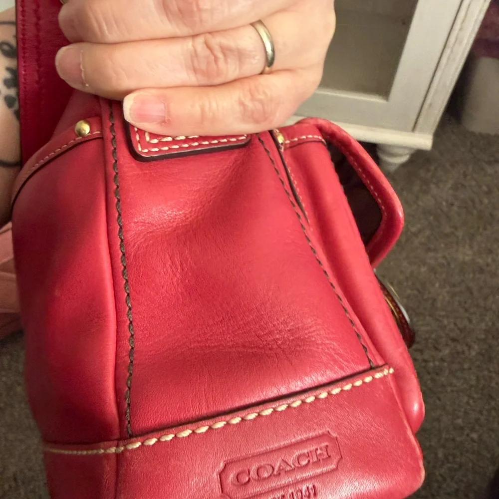 Coach 65th Anniversary Turnlock color raspberry - Picture 3 of 8